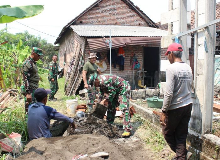 TMMD ke-126 Sidoarjo Bangun Rumah Warga Guna Wujudkan Hunian Layak TMMD ke-126 Sidoarjo Bangun Rumah Warga Guna Wujudkan Hunian Layak