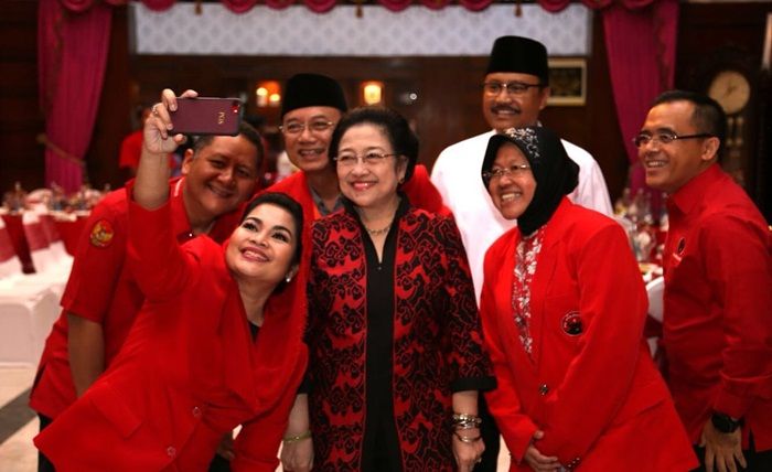 Megawati Beri Pesan Kerakyatan ke Gus Ipul-Puti dan Kepala Daerah dari PDIP Megawati Beri Pesan Kerakyatan ke Gus Ipul-Puti dan Kepala Daerah dari PDIP