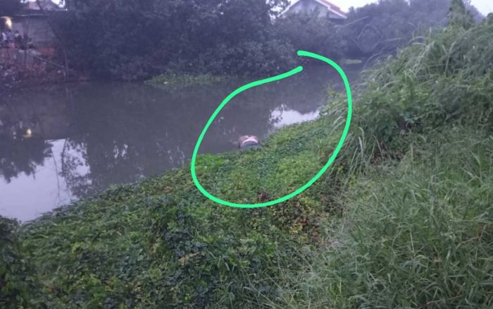 Mayat yang Ditemukan di Sungai Brantas Sidoarjo Ternyata Warga Jambangan Surabaya Mayat yang Ditemukan di Sungai Brantas Sidoarjo Ternyata Warga Jambangan Surabaya