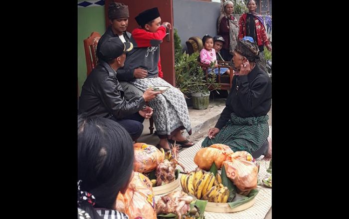 Mengintip Tradisi Marajakani, Sunatan Anak Laki-Laki Suku Tengger Mengintip Tradisi Marajakani, Sunatan Anak Laki-Laki Suku Tengger