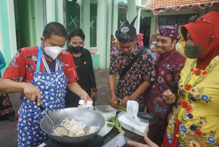 Peringati Hari Ibu, Dinkes Sidoarjo Gelar Lomba Memasak Nasi Goreng Peringati Hari Ibu, Dinkes Sidoarjo Gelar Lomba Memasak Nasi Goreng