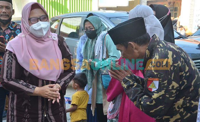 1.235 Warga Gresik Berangkat Umrah Sejak Agustus 2022 1.235 Warga Gresik Berangkat Umrah Sejak Agustus 2022