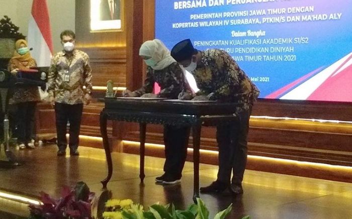 Tingkatkan Kualifikasi Akademik Guru Diniyah, Pemprov Jatim Berikan 510 Beasiswa Senilai Rp15 M Tingkatkan Kualifikasi Akademik Guru Diniyah, Pemprov Jatim Berikan 510 Beasiswa Senilai Rp15 M
