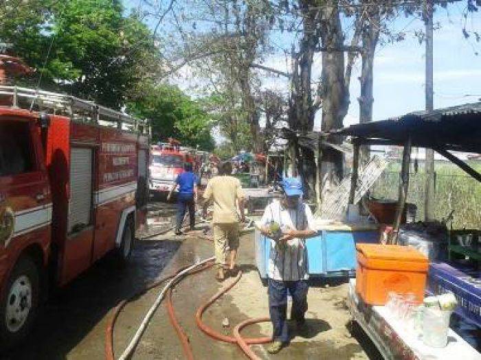 Konslet, Lima Warung di Depan Mertex Ludes