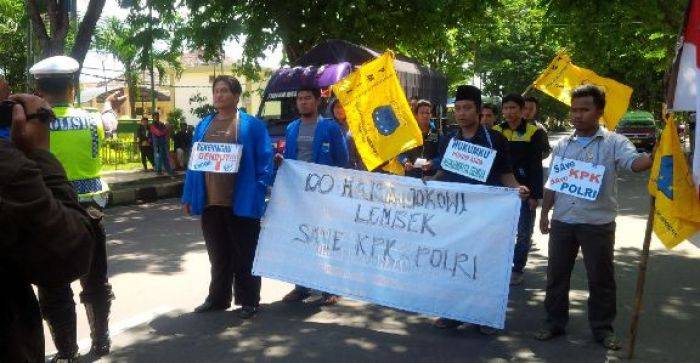 100 Hari Kepemimpinan Jokowi-JK, PMII Tuban Demo Polres Tuban 100 Hari Kepemimpinan Jokowi-JK, PMII Tuban Demo Polres Tuban