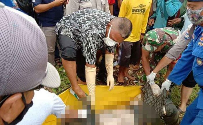 Penemuan Mayat Pria di Sungai Bondoyudo Jember Gegerkan Warga Penemuan Mayat Pria di Sungai Bondoyudo Jember Gegerkan Warga