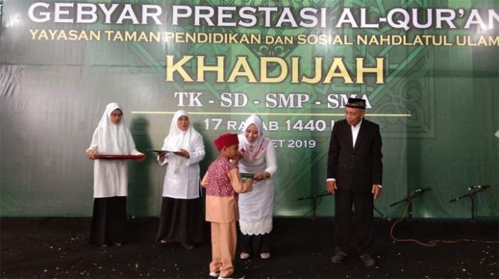 Apresiasi Bacaan Quran, Yayasan Khadijah Surabaya Wisuda 450 Anak Didiknya Apresiasi Bacaan Quran, Yayasan Khadijah Surabaya Wisuda 450 Anak Didiknya