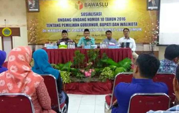 Bawaslu RI Gelar Sosialisasi UU No 10 Tahun 2016 tentang Pilgub, Pilbup, dan Pilwali Bawaslu RI Gelar Sosialisasi UU No 10 Tahun 2016 tentang Pilgub, Pilbup, dan Pilwali