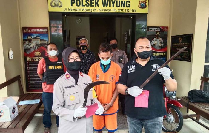 Tim Anti Bandit Polsek Wiyung Tangkap 2 Remaja Perampas Kalung di Waduk Karangpilang Tim Anti Bandit Polsek Wiyung Tangkap 2 Remaja Perampas Kalung di Waduk Karangpilang