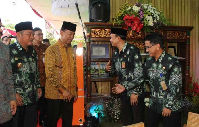 Hadiri Hari Otoda, Wiranto Minta Pemda Terapkan Layanan Berbasis IT Hadiri Hari Otoda, Wiranto Minta Pemda Terapkan Layanan Berbasis IT