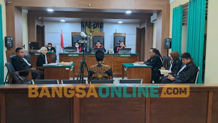 Sidang Dugaan Penggelapan Ernawati, Dua Ahli Pidana Dihadirkan di PN Tuban Sidang Dugaan Penggelapan Ernawati, Dua Ahli Pidana Dihadirkan di PN Tuban