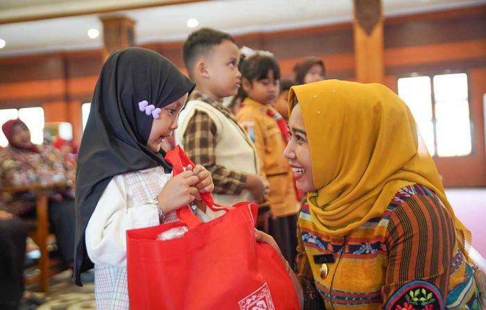 Dukung Akses Pendidikan yang Merata, Pemkot Mojokerto Bagikan Perlengkapan Sekolah Gratis Dukung Akses Pendidikan yang Merata, Pemkot Mojokerto Bagikan Perlengkapan Sekolah Gratis