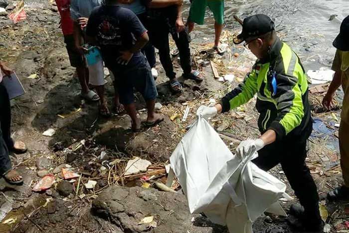 Mayat Bayi Ditemukan Mengapung di Sungai Kalisari Malang