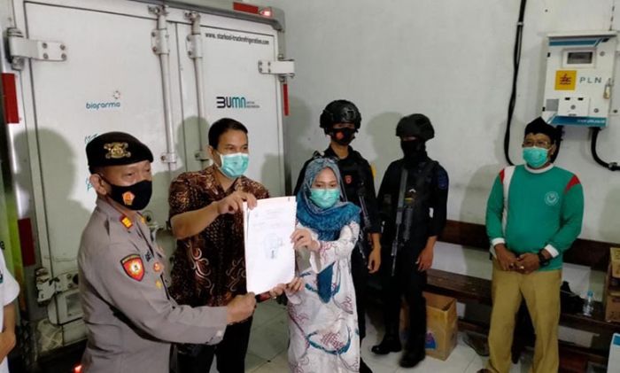 Vaksin Covid-19 Tiba, Bupati dan Wakil Bupati Tuban Tak Masuk Daftar Penerima Vaksin Covid-19 Tiba, Bupati dan Wakil Bupati Tuban Tak Masuk Daftar Penerima