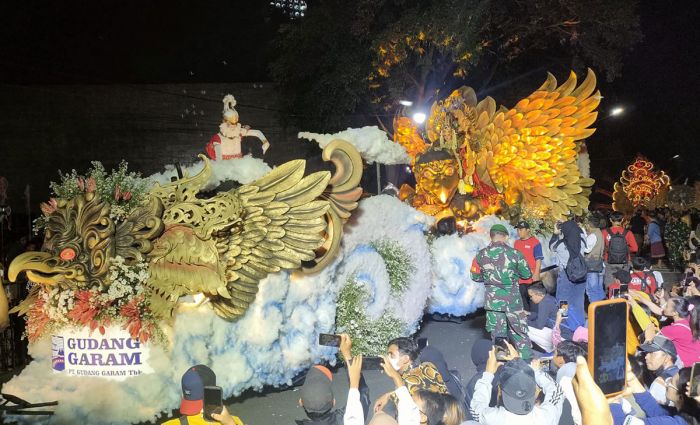 Kabupaten Jembrana jadi Kontingen Terjauh yang Ikut Kediri Nite Carnival Kabupaten Jembrana jadi Kontingen Terjauh yang Ikut Kediri Nite Carnival
