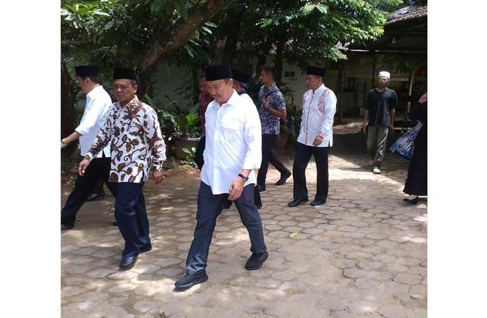 Ke Pacitan, Menpora Kunjungi Ponpes Tremas dan Jenguk Mantan Anggota Dewan Terpidana Korupsi Ke Pacitan, Menpora Kunjungi Ponpes Tremas dan Jenguk Mantan Anggota Dewan Terpidana Korupsi