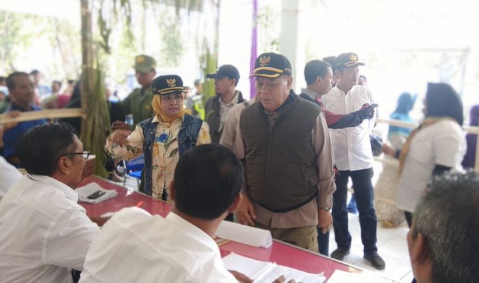 Ritual agar Menang Pilkades, Cakades di Lamongan Sebar Garam dan Datang Dini Hari ke TPS Ritual agar Menang Pilkades, Cakades di Lamongan Sebar Garam dan Datang Dini Hari ke TPS