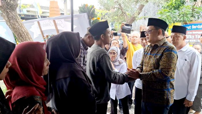 Didampingi Pj Ali Kuncoro, Pj Gubernur Jatim Takziah ke Rumah Duka Siswa Korban Tenggelam Didampingi Pj Ali Kuncoro, Pj Gubernur Jatim Takziah ke Rumah Duka Siswa Korban Tenggelam