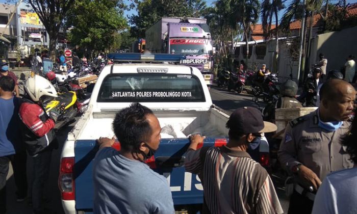 Berangkat Kerja, Warga Probolinggo Tewas Terlindas Truk Berangkat Kerja, Warga Probolinggo Tewas Terlindas Truk