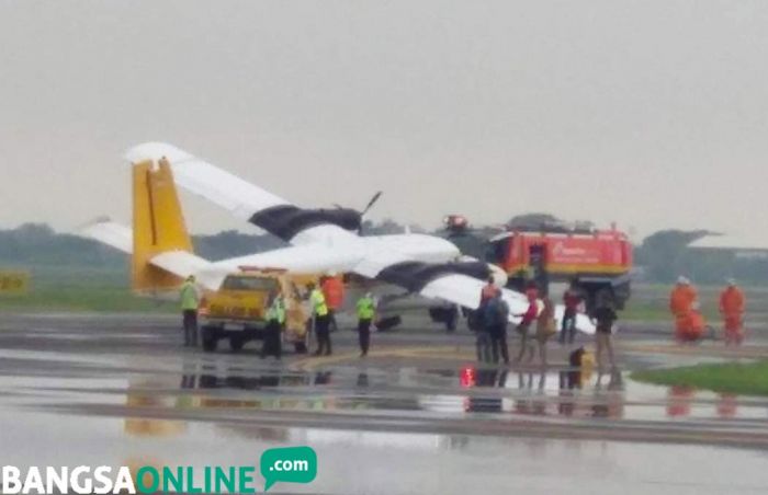 Pesawat Rute Surabaya-Bawean Tergelincir di Bandara Internasional Juanda Pesawat Rute Surabaya-Bawean Tergelincir di Bandara Internasional Juanda