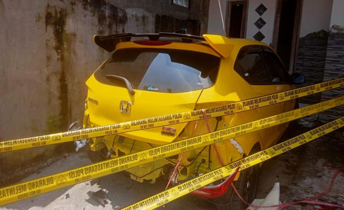 Teror Bondet Merajalela di Probolinggo, Mobil Baru Kades Gedungrejoso Jadi Sasaran Teror Bondet Merajalela di Probolinggo, Mobil Baru Kades Gedungrejoso Jadi Sasaran