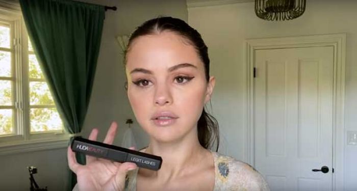 Selena Gomez Jajal Produk Make Up Timur Tengah Selena Gomez Jajal Produk Make Up Timur Tengah