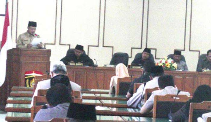 Semua Fraksi Terima LPJ Bupati Ngawi Semua Fraksi Terima LPJ Bupati Ngawi