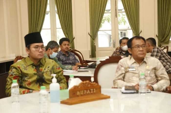 Sosialisasi Penggunaan SIPD Bersama KPK, Bupati Bangkalan: Sangat Membantu Pemda Sosialisasi Penggunaan SIPD Bersama KPK, Bupati Bangkalan: Sangat Membantu Pemda