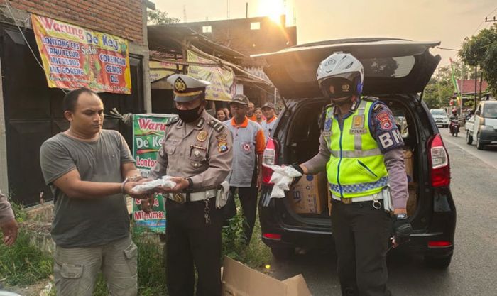 Gelar Patroli Rutin, Satlantas Polres Kediri Berhasil Gagalkan Peredaran 700.000 Butir Pil Dobel L Gelar Patroli Rutin, Satlantas Polres Kediri Berhasil Gagalkan Peredaran 700.000 Butir Pil Dobel L