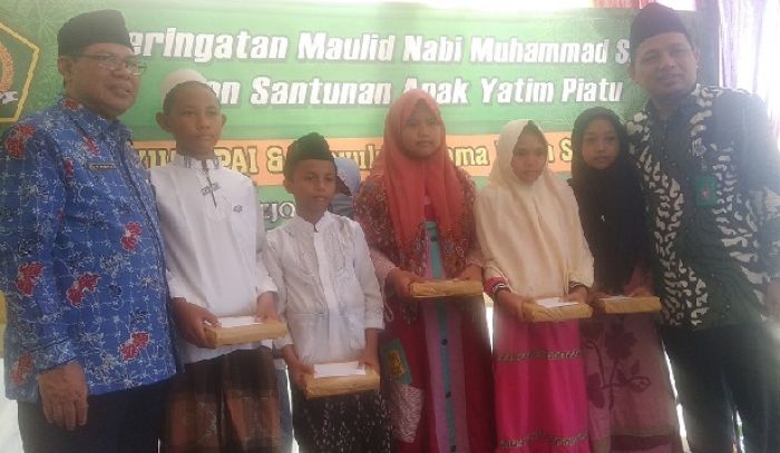 Penyuluh Agama Islam Sarirejo Lamongan Santuni Yatim Piatu Penyuluh Agama Islam Sarirejo Lamongan Santuni Yatim Piatu