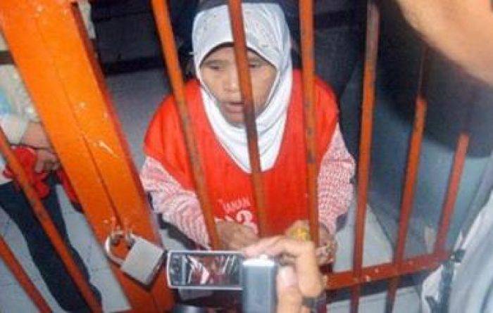 Bantuan Rp 31 Juta untuk Nenek Asyani Diduga Digelapkan Oknum Pengacara Bantuan Rp 31 Juta untuk Nenek Asyani Diduga Digelapkan Oknum Pengacara