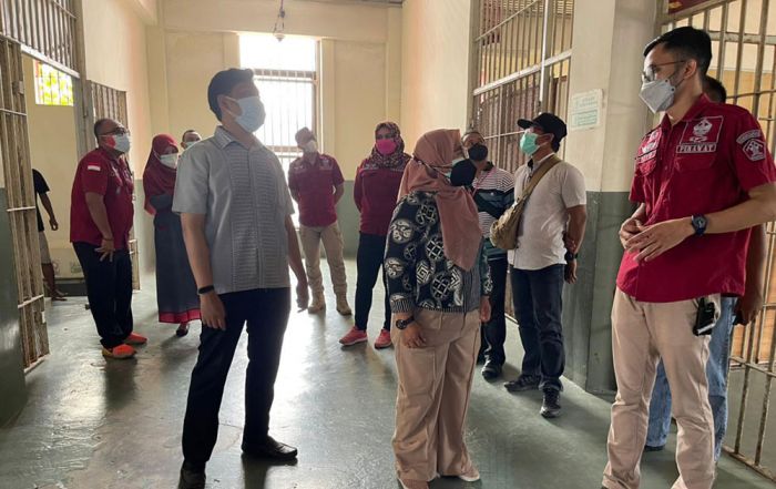 Kunjungi Lapas Narkotika Kelas IIA Pamekasan, BNN Jatim Teliti Gaya Hidup Masyarakat di Lapas Kunjungi Lapas Narkotika Kelas IIA Pamekasan, BNN Jatim Teliti Gaya Hidup Masyarakat di Lapas