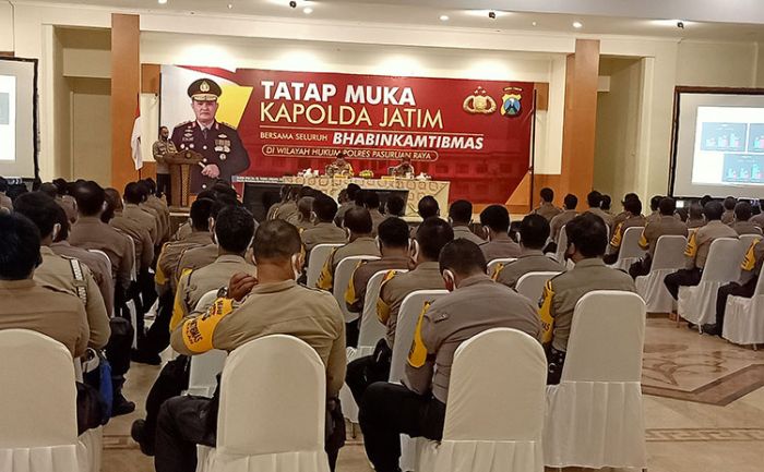 ​Tatap Muka Bersama Bhabinkantibmas Pasuruan Raya, Kapolda Jatim: Optimalkan Kampung Tangguh Semeru