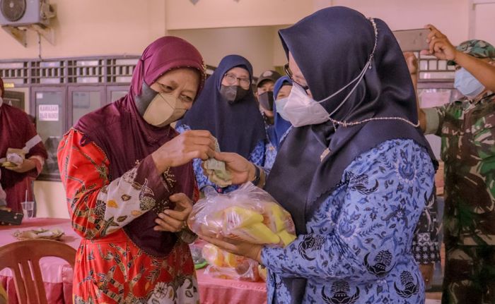 Minyak Goreng Masih Langka, Pemkab Gresik Gelar Operasi Pasar Lagi Minyak Goreng Masih Langka, Pemkab Gresik Gelar Operasi Pasar Lagi