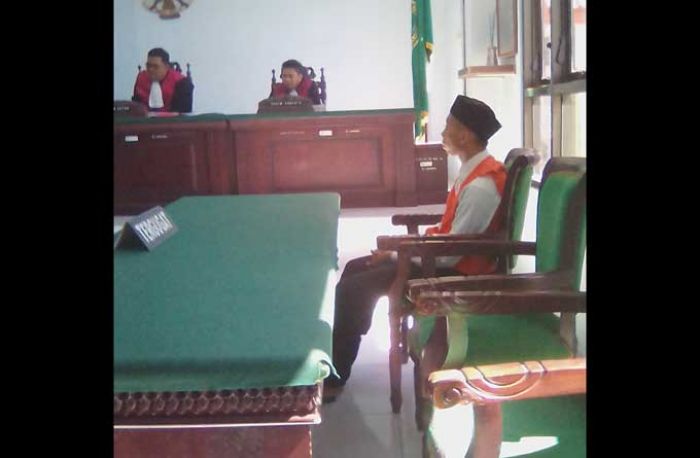Sidang Kasus Pencurian Kamera di SMPN Trawas Datangkan Saksi Kasek dan Ka TU Sidang Kasus Pencurian Kamera di SMPN Trawas Datangkan Saksi Kasek dan Ka TU