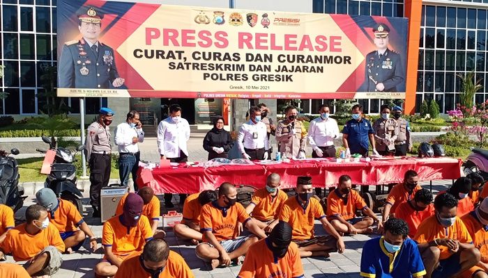 Dua Bulan, Polres Gresik Ungkap 20 Kasus 3C, Amankan 24 Tersangka Dua Bulan, Polres Gresik Ungkap 20 Kasus 3C, Amankan 24 Tersangka