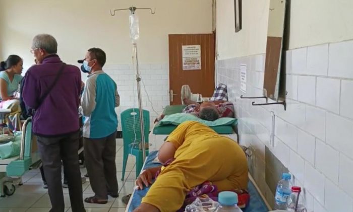 Puluhan Warga Kalilom Lor Surabaya Keracunan Massal, Usai Santap Olahan Daging Kurban Puluhan Warga Kalilom Lor Surabaya Keracunan Massal, Usai Santap Olahan Daging Kurban