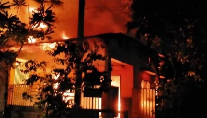 Gudang Home Industri Sepatu di Sidoarjo Habis Terbakar