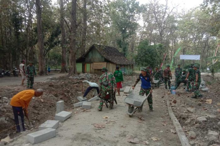 Melalui Program TMMD Ke-121 di Desa Bangunrejo Ngawi, TNI Berharap Bisa Bermanfaat Bagi Masyarakat Melalui Program TMMD Ke-121 di Desa Bangunrejo Ngawi, TNI Berharap Bisa Bermanfaat Bagi Masyarakat