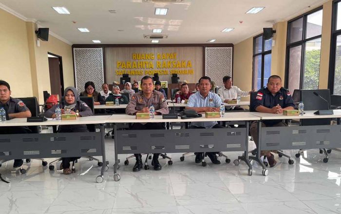 Wartawan Pokja Polresta Sidoarjo Ikuti Diskusi Pemilu 2024 Wartawan Pokja Polresta Sidoarjo Ikuti Diskusi Pemilu 2024