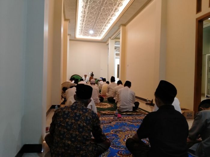 11 Kiai Pimpin Doa Covid-19, Kiai Asep: Islam itu Bersih 11 Kiai Pimpin Doa Covid-19, Kiai Asep: Islam itu Bersih