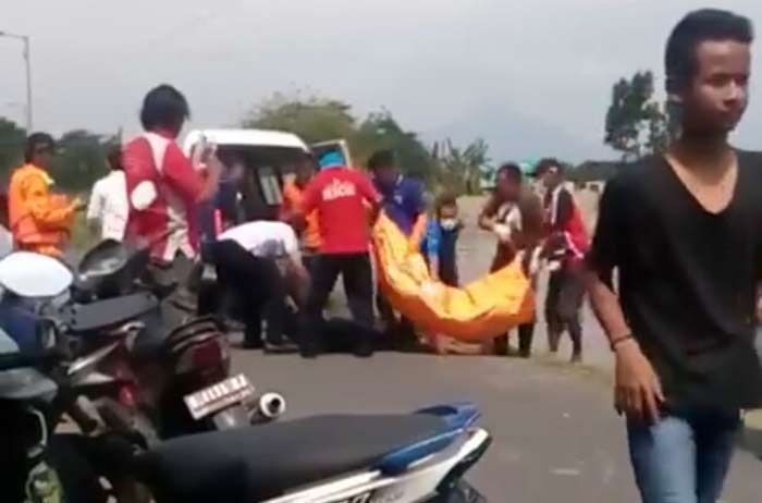 Geger Mayat Mengapung di Sungai Singogalih Sidoarjo Geger Mayat Mengapung di Sungai Singogalih Sidoarjo
