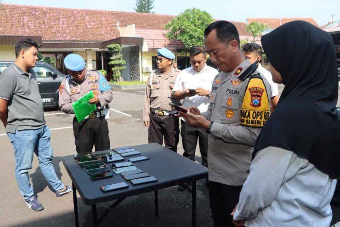 Cegah Judol, Ponsel Anggota Polres Kediri Kota Mendadak Diperiksa Cegah Judol, Ponsel Anggota Polres Kediri Kota Mendadak Diperiksa