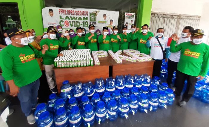 Buka Posko Lawan Covid-19, PKB Sidoarjo Tebar Seribu Paket Bansos Buka Posko Lawan Covid-19, PKB Sidoarjo Tebar Seribu Paket Bansos
