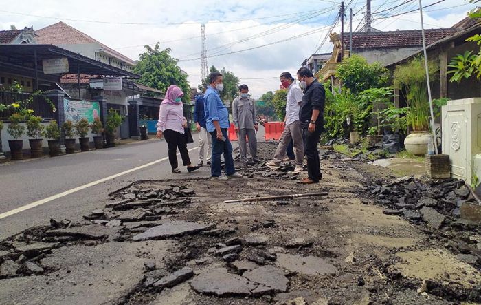 Komisi III DPRD Trenggalek Akhirnya Sidak Proyek Jalan Ngampon - Bendo