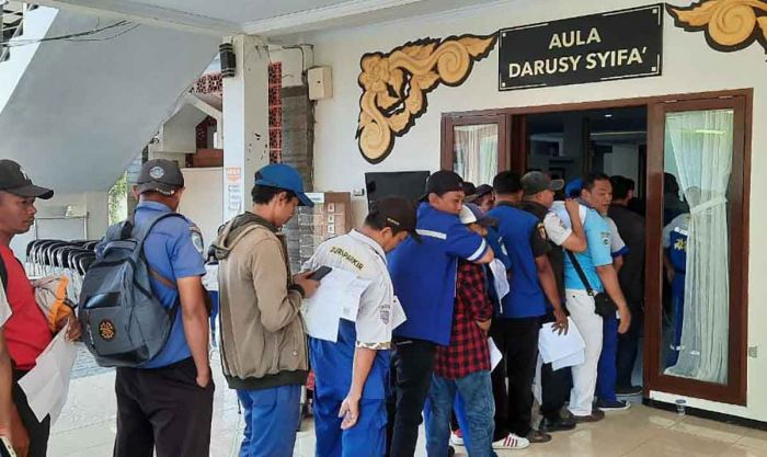 RSUD Dr Soebandi Gelar Pemeriksaan Gratis untuk Ratusan Juru Parkir RSUD Dr Soebandi Gelar Pemeriksaan Gratis untuk Ratusan Juru Parkir