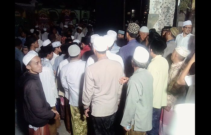 Ra Latif Amin Ajak Masyarakat Tahlil H7 Ra Lilur di Rumah Ra Bir Aly Ra Latif Amin Ajak Masyarakat Tahlil H7 Ra Lilur di Rumah Ra Bir Aly
