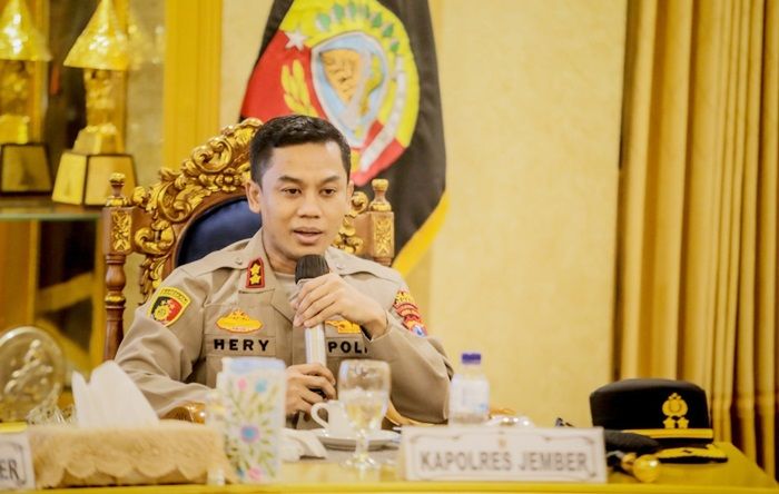 Buntut Kasus Kerusuhan di Desa Mulyorejo, Tujuh Orang Masih Diburu Polres Jember Buntut Kasus Kerusuhan di Desa Mulyorejo, Tujuh Orang Masih Diburu Polres Jember