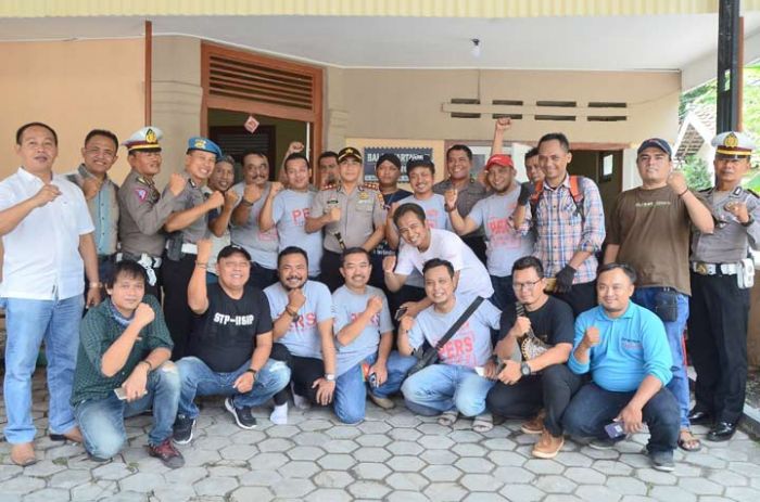 Kapolres Ponorogo Ajak KWP Rayakan HPN Bersama Kapolres Ponorogo Ajak KWP Rayakan HPN Bersama