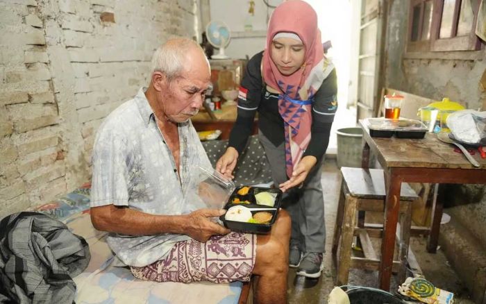 Pemkab Ngawi Salurkan Bantuan Permakanan dari Kemensos ke 2.200 Lansia dan Penyandang Disabilitas Pemkab Ngawi Salurkan Bantuan Permakanan dari Kemensos ke 2.200 Lansia dan Penyandang Disabilitas